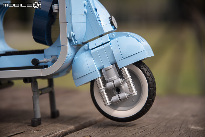 樂高 LEGO 10298 Vespa 125|忠於原貌的義式浪漫風情!