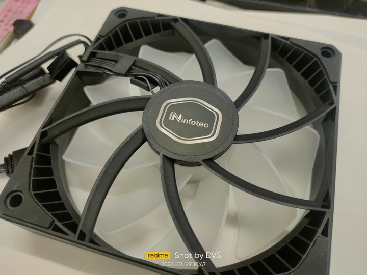 英富達 CPU 散熱器開箱 不專業 業配文 INCF-CF-1206ARGB