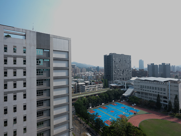 點我看大圖 Fujifilm GFX50S II 評測報告|6.5級 IBIS 超有感 規格齊備的中片幅之選!
