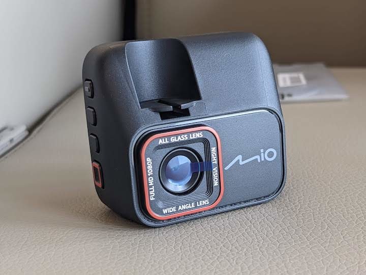 開箱-入門雙鏡頭 Mio C588T 行車記錄器