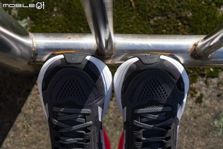 adidas Adistar 跑鞋開箱分享|長距離訓練的專用戰靴!