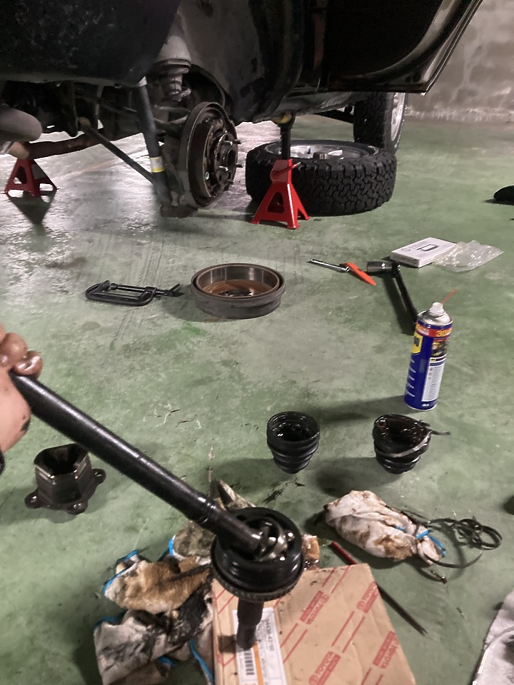 教學文:第一代RAV4 後傳動軸防塵套更換