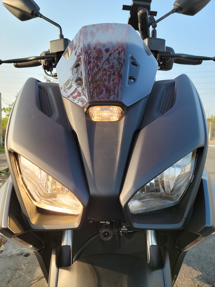 開箱分享 同事新車 FORCE 惡點靈 跟 飛樂M95 前後行車紀錄器 (圖多慎入 XD)