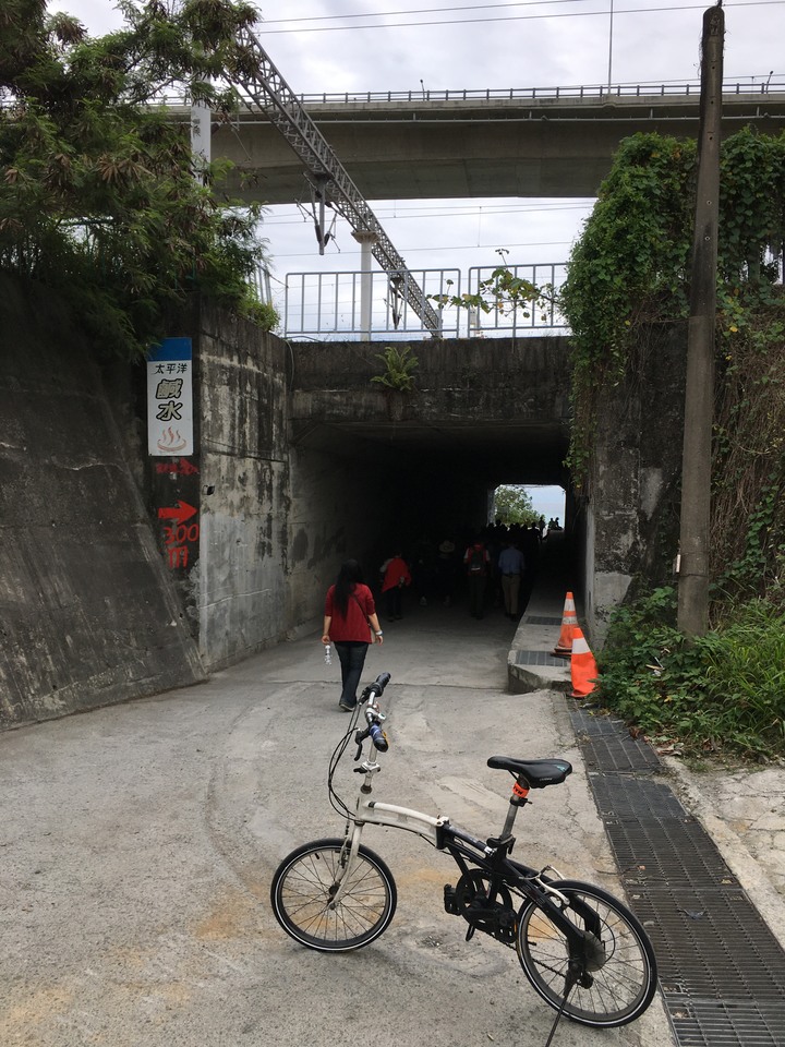 藍皮解憂號觀光列車(台東-枋寮)騎遊金崙