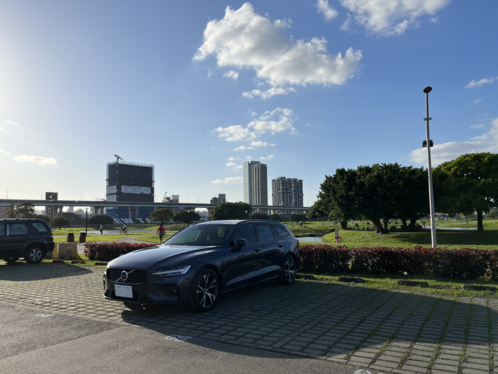 讓新的 V60,接全家人回家!
