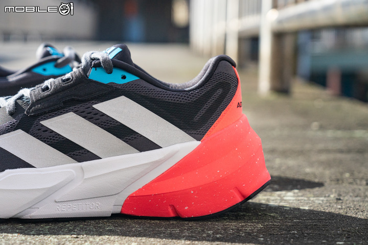 adidas Adistar 跑鞋開箱分享|長距離訓練的專用戰靴!
