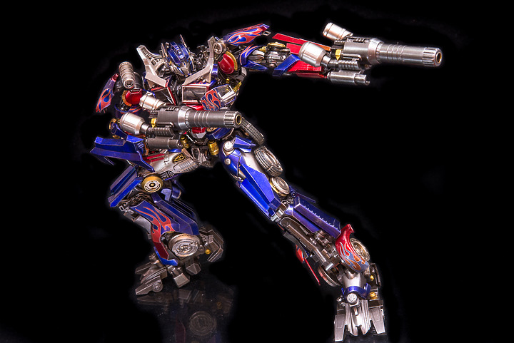 Threezero 變形金剛〈復仇之戰 柯博文 DLX版〉
