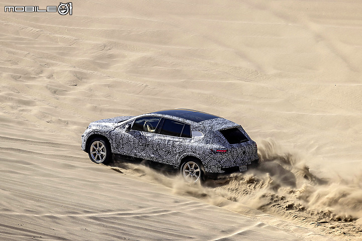 【海外新訊】Mercedes-Benz釋出EQS SUV最終測試照,預告4/19正式發表!