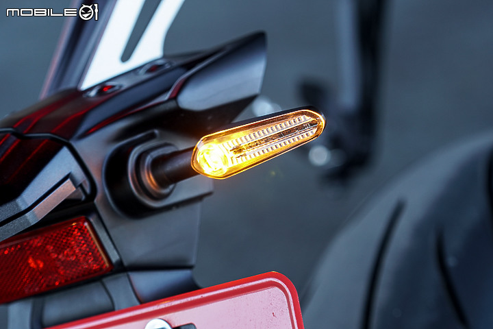 YAMAHA YZF-R7 試駕｜正統賽道騎乘設定 雙缸也能有樂趣