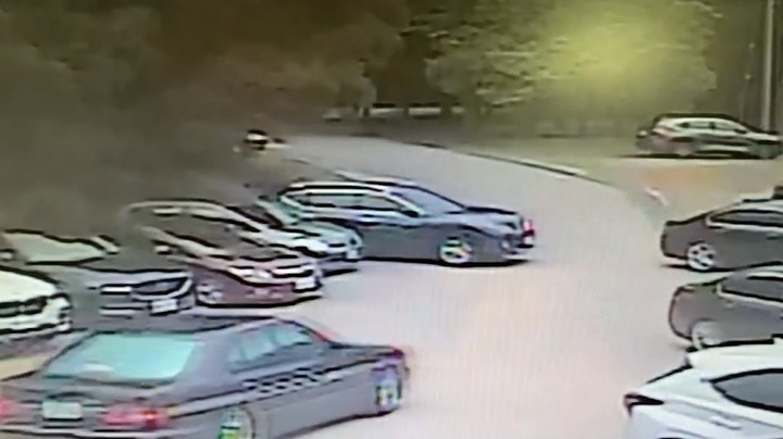 點我看大圖 路邊停車被擦撞