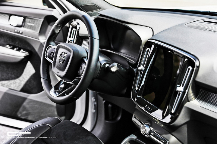 --雷神之錘-- Volvo XC40 Recharge P8 AWD 細膩質感 純電序章