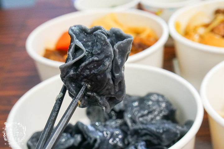 高雄真男饌品疆食堂!聘請新疆廚師製作道地皮帶麵!飽滿水餃一顆抵兩顆? 轉載 - 野田咩美食書國