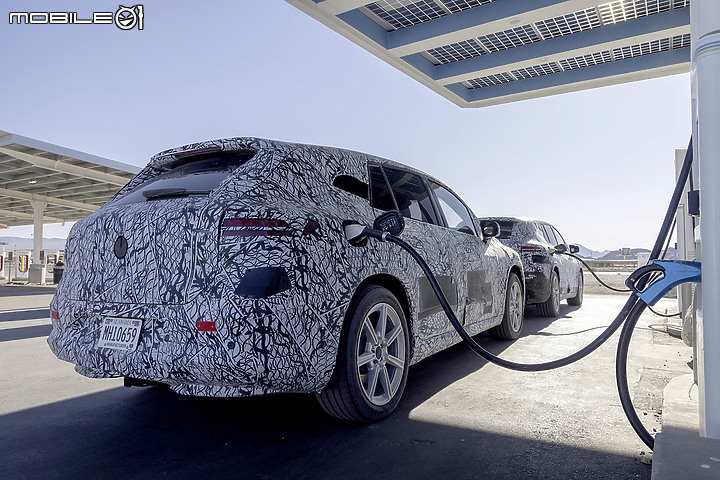 【海外新訊】Mercedes-Benz釋出EQS SUV最終測試照,預告4/19正式發表!