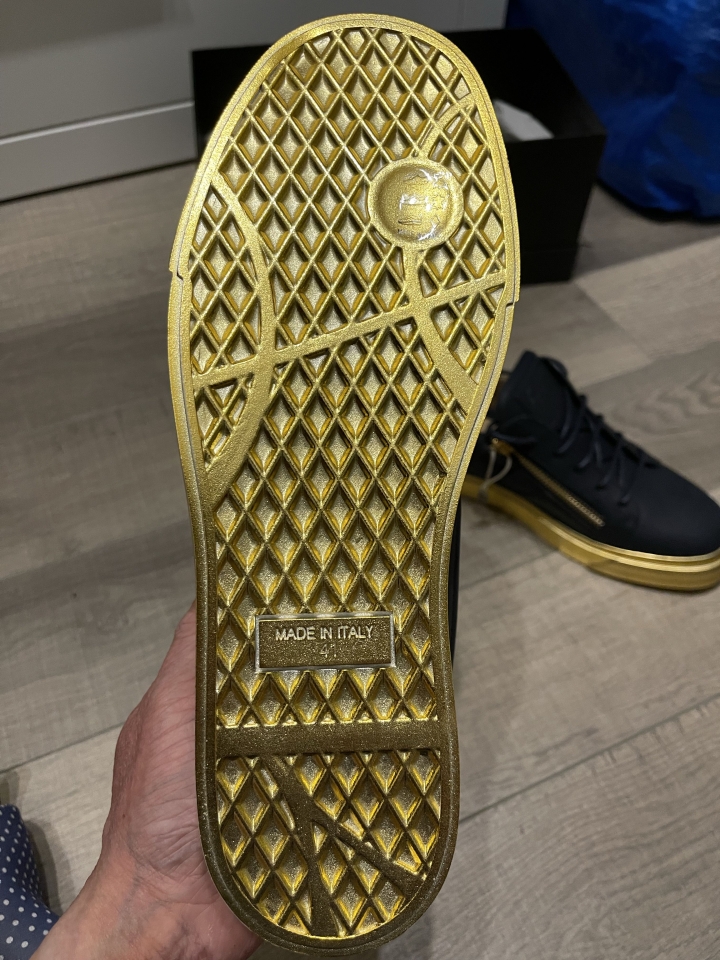 「開箱」Giuseppe Zanotti 黃金大底休閒鞋 & Dsquared2 羊毛開襟毛衣