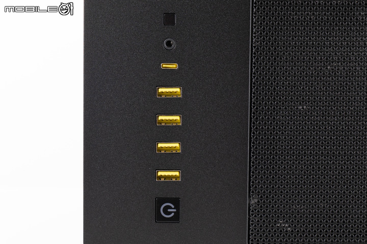 CORSAIR iCUE 5000T RGB 機殼開箱實裝 以滿滿燈效設計打造個人絢爛風格