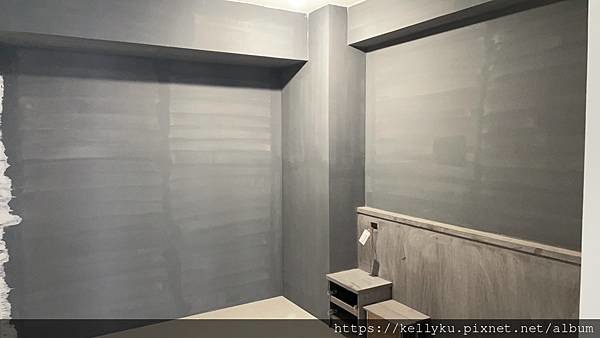 【開箱】輕工業風兩房開箱,40萬內小資預算│紅磚X穀倉門X小兔霓虹燈