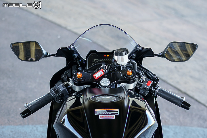 YAMAHA YZF-R7 試駕｜正統賽道騎乘設定 雙缸也能有樂趣
