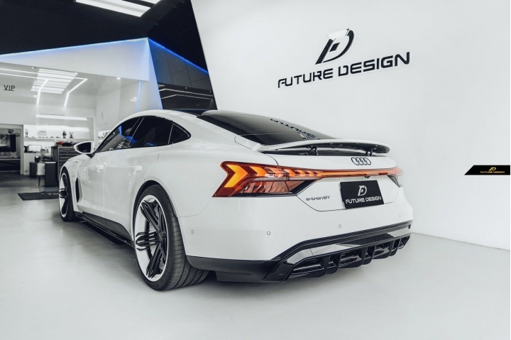 Audi e-tron gt 交車第一改