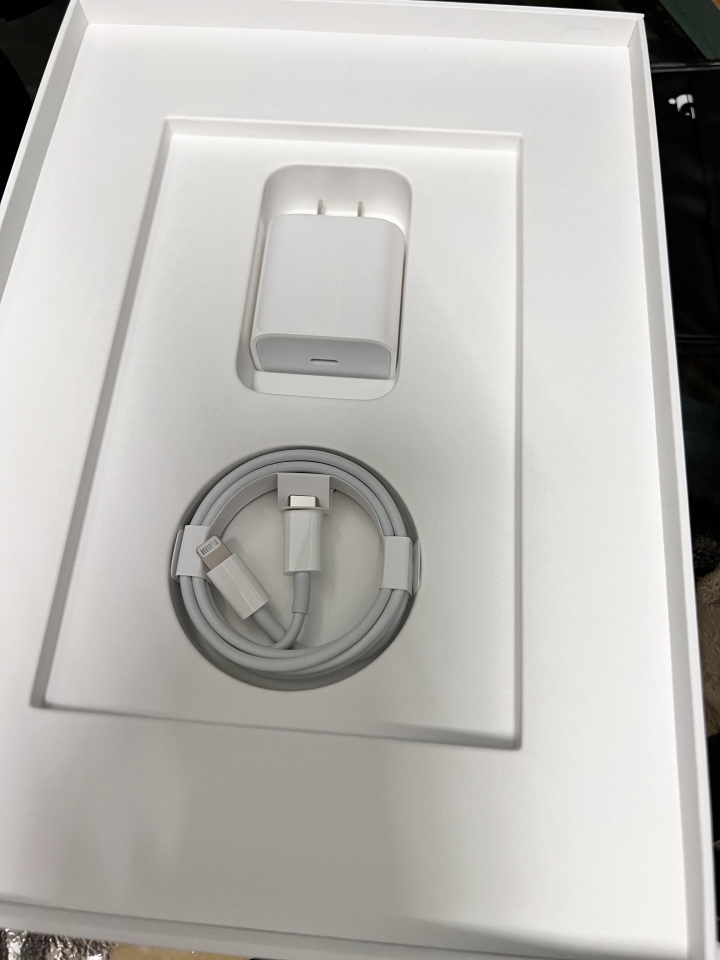 關於蝦皮神腦iPad9到貨時間 更新：3/1號終於到貨