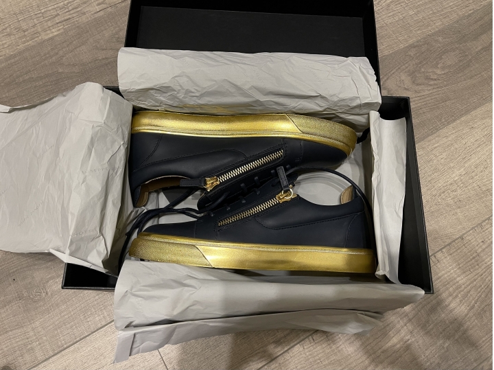 「開箱」Giuseppe Zanotti 黃金大底休閒鞋 & Dsquared2 羊毛開襟毛衣