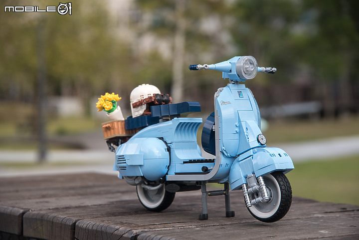樂高 LEGO 10298 Vespa 125|忠於原貌的義式浪漫風情!