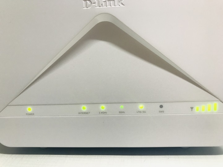 D-Link EAGLE PRO AI G415 4G LTE無線路由器 開箱試用