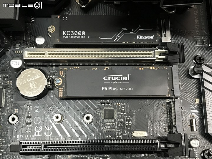 點我看大圖 技嘉Z690M AORUS ELITE DDR4 滿滿的Gen4SSD 3插槽 雞排主機板 簡單開箱
