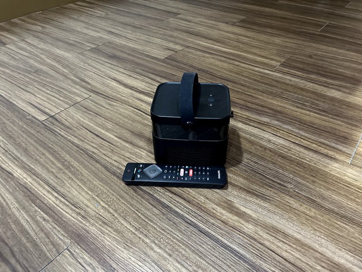 露營 & 追劇神器???－【WONDERMAX】SS5 音質系智慧型微投影機