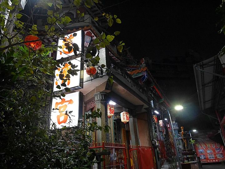 東門町官吏派出所、仁武宮、慈濟宮,外掛西市鱔魚麵與國園大飯店 — 嘉義市區古蹟散策(二)
