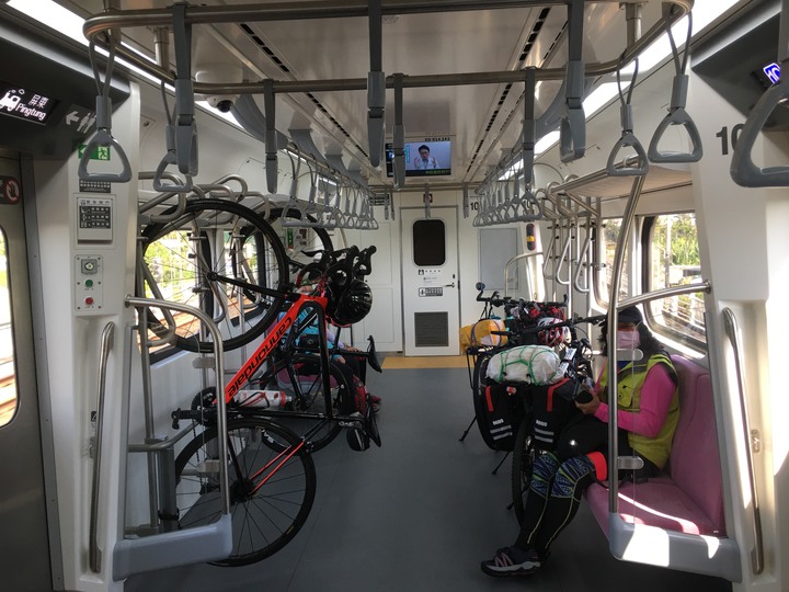 搭EMU900最美區間車-騎遊台東大武之旅