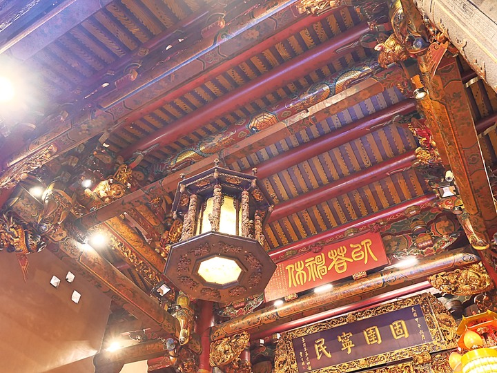 艋舺青山宮、朝北醫院、艋舺清水巖、萬華區史展示中心 — 艋舺市街散步之二