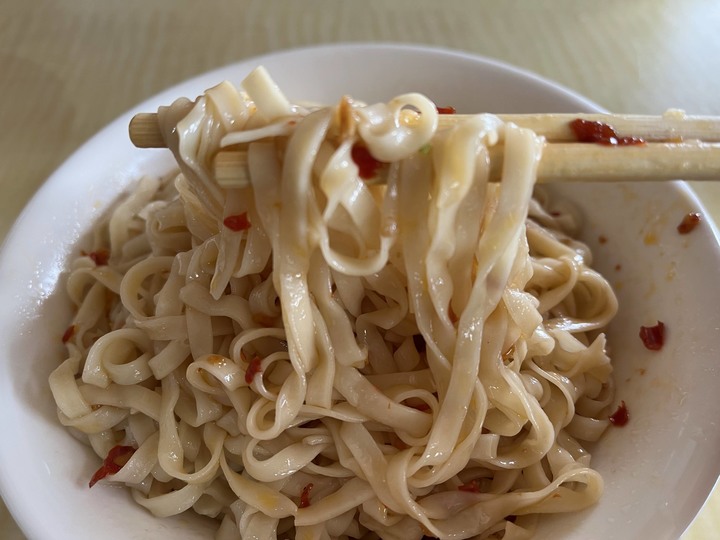 [食記] 麵店羅莊仔，台灣宜蘭羅東，簡單樸實卻美味的平價乾麵及餛飩湯！
