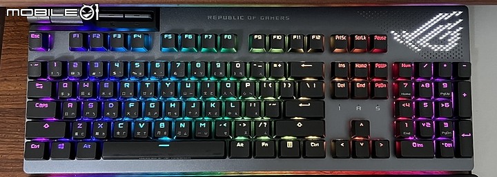 AniMe Matrix 玩轉燈效個人化風格 ROG Strix Flare II Animate 開箱