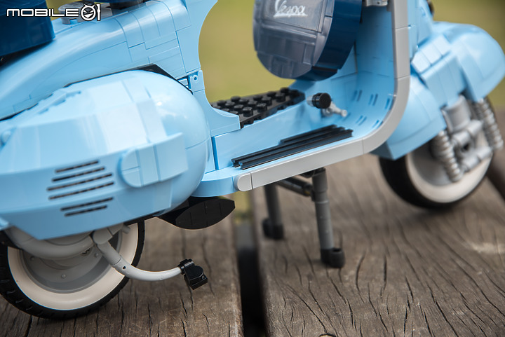 樂高 LEGO 10298 Vespa 125|忠於原貌的義式浪漫風情!