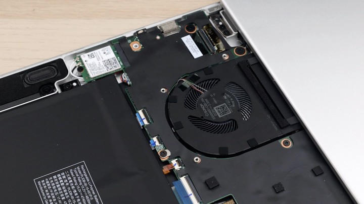 電競品牌走入時尚輕薄生活 XPG XENIA Xe，與 Intel 聯手打造長效筆電
