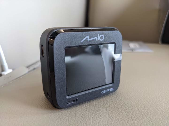 開箱-入門雙鏡頭 Mio C588T 行車記錄器