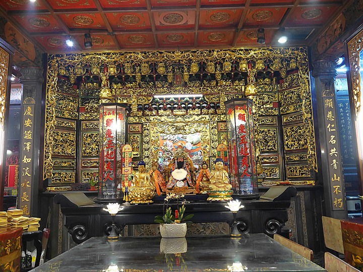 艋舺青山宮、朝北醫院、艋舺清水巖、萬華區史展示中心 — 艋舺市街散步之二