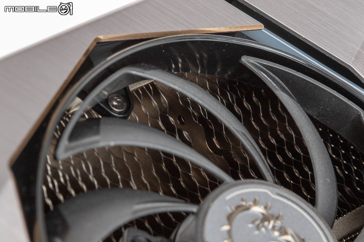 微星 GeForce RTX 3090 Ti SUPRIM X 24G 顯示卡開箱實測 消費級顯卡頂尖效能再突破