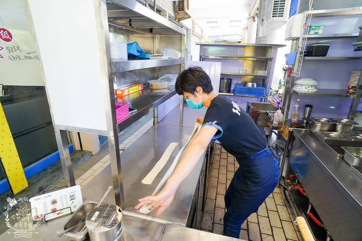 高雄真男饌品疆食堂!聘請新疆廚師製作道地皮帶麵!飽滿水餃一顆抵兩顆? 轉載 - 野田咩美食書國