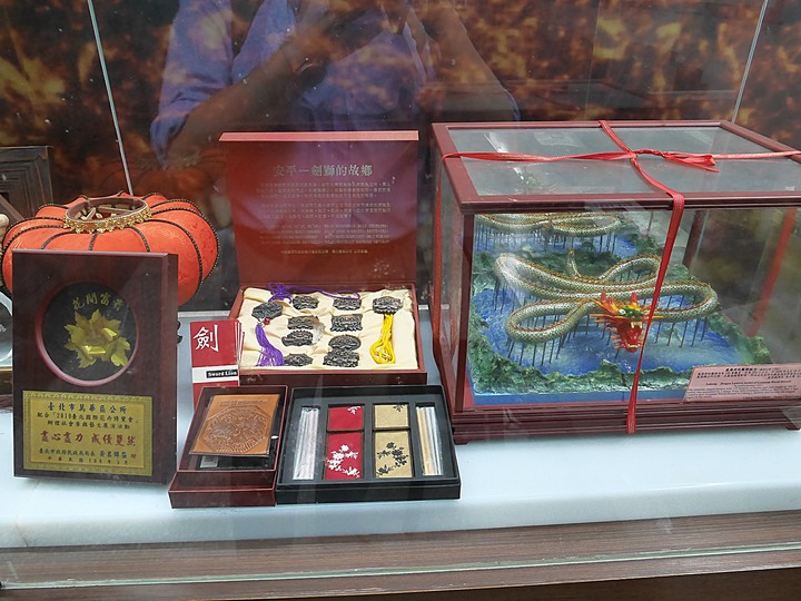 艋舺青山宮、朝北醫院、艋舺清水巖、萬華區史展示中心 — 艋舺市街散步之二