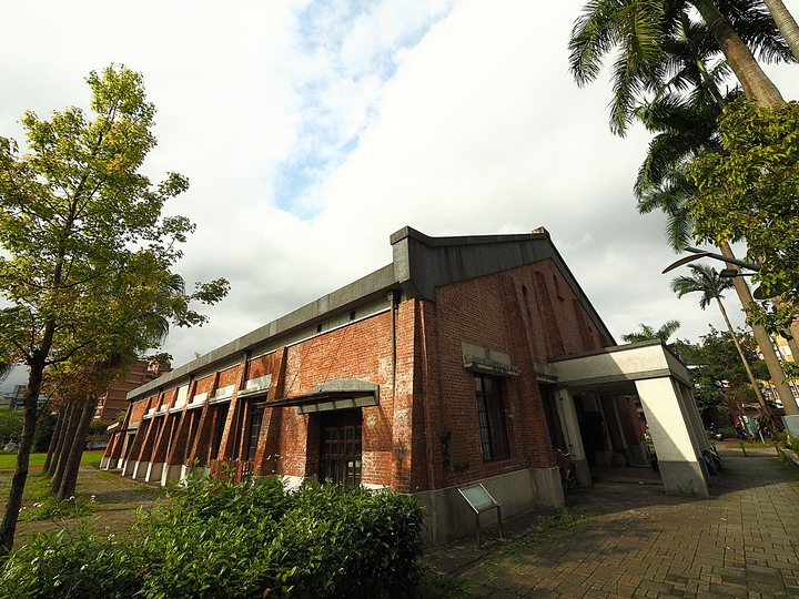 蘇澳 計程車博物館、冬山 阿瘦羅水木紀念圖書館 羅東 成功國小校長宿舍與舊禮堂|moku 旅人書店 — 宜蘭鐵道小旅行之二