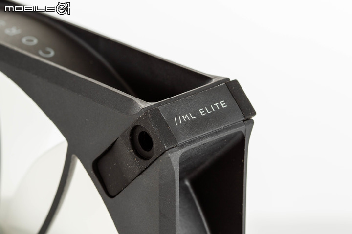 CORSAIR H170i/H150i ELITE LCD 水冷散熱器實測 頂尖散熱壓制力搭 LCD 螢幕更炫目