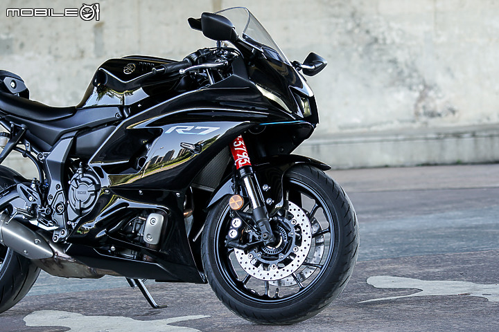 YAMAHA YZF-R7 試駕｜正統賽道騎乘設定 雙缸也能有樂趣
