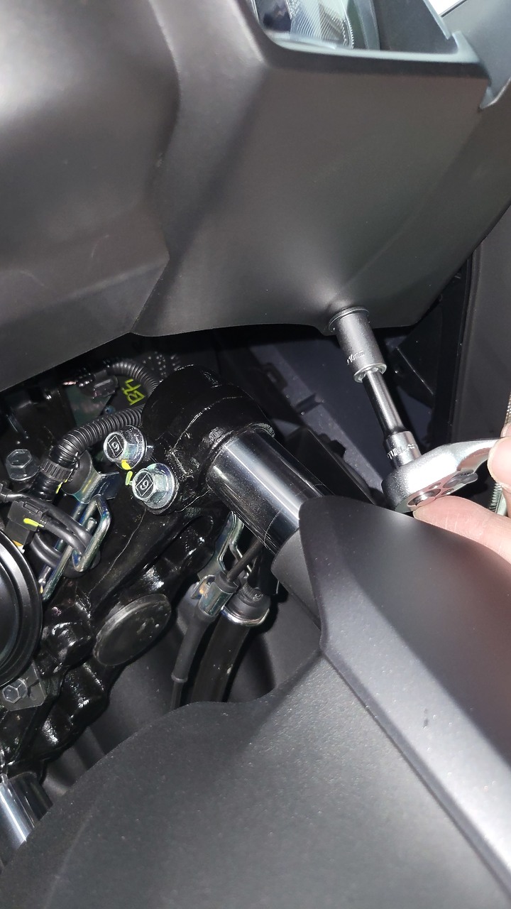 開箱分享 同事新車 FORCE 惡點靈 跟 飛樂M95 前後行車紀錄器 (圖多慎入 XD)