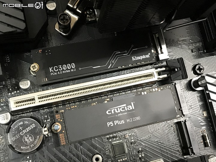 點我看大圖 技嘉Z690M AORUS ELITE DDR4 滿滿的Gen4SSD 3插槽 雞排主機板 簡單開箱