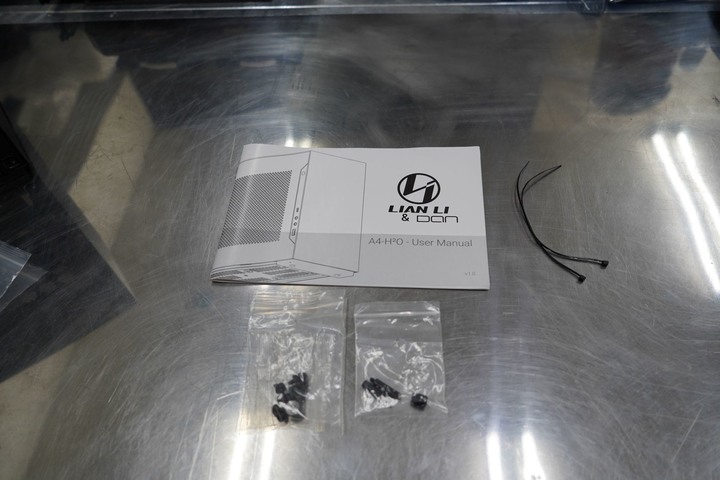 LIAN LI 聯力 A4-H2O 迷你 ITX 機殼 魔術大空間