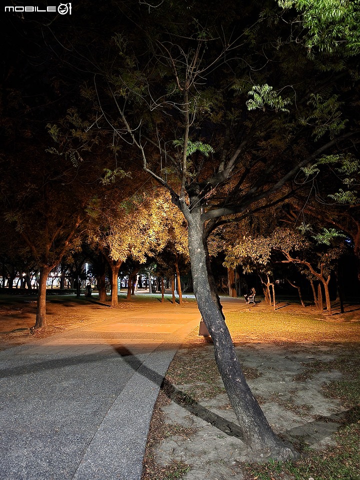 Samsung Galaxy S22 Ultra 夜幕紅開箱！實拍照片分享！