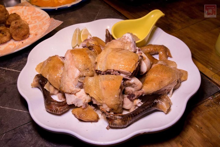 【臺南美食】半戶外美食街在安平|有小朋友大沙池|露天寵物野餐空間|假日駐唱演唱|串燒|海鮮|熱炒|飲料~~請上桌5號港灣