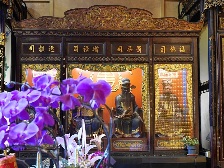 艋舺青山宮、朝北醫院、艋舺清水巖、萬華區史展示中心 — 艋舺市街散步之二
