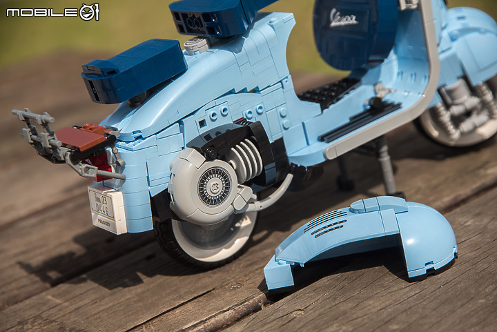 樂高 LEGO 10298 Vespa 125|忠於原貌的義式浪漫風情!